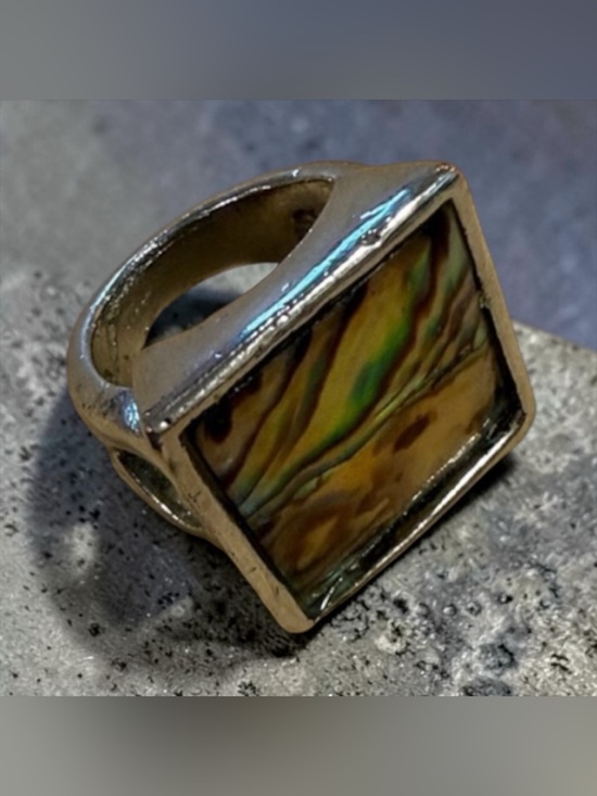 Jewelry - Abalone Square size 6